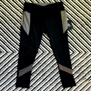 Blk & Grey 3/4 Length Yoga Pants